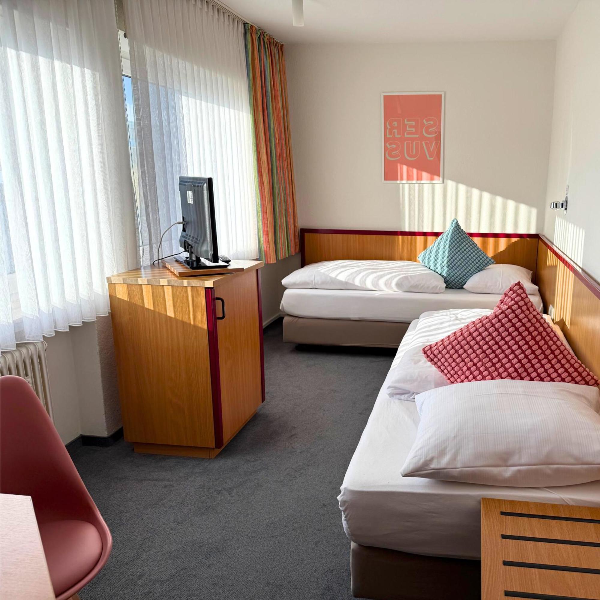Colourful Hotel Bielefeld Exterior foto